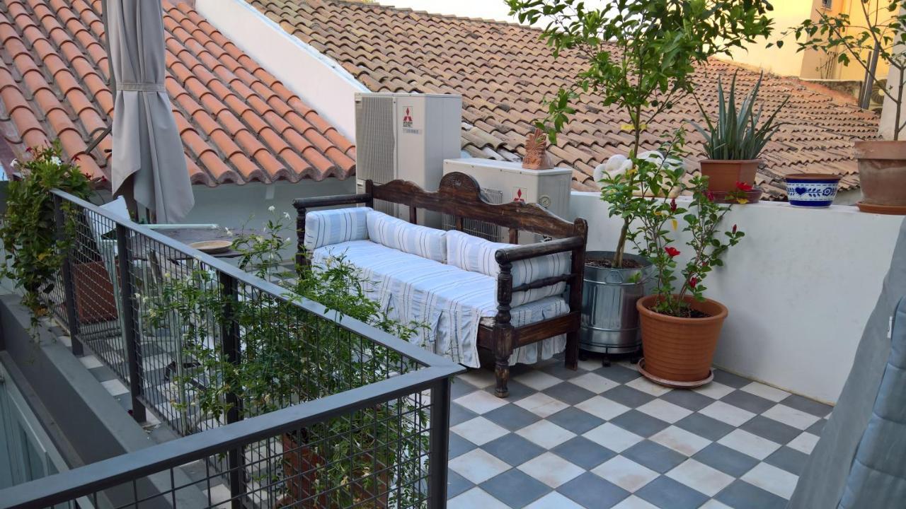 Under The Acropolis, Tiny Room, Big Terrace 아테네 외부 사진