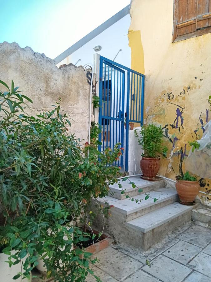 Under The Acropolis, Tiny Room, Big Terrace 아테네 외부 사진